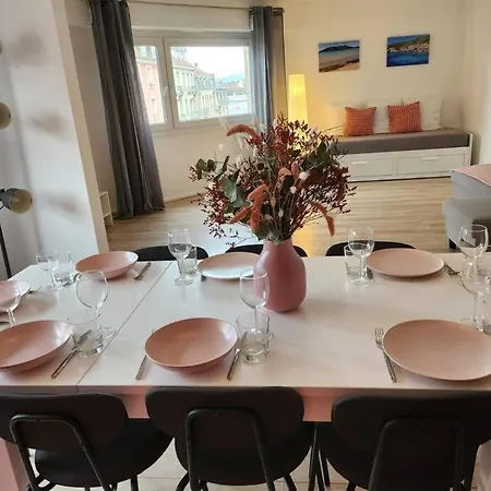 Familial/ Orangerie 아파트 *