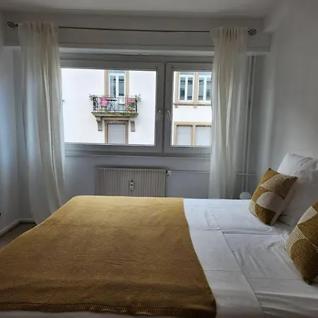 Apartment Familial/ Orangerie *